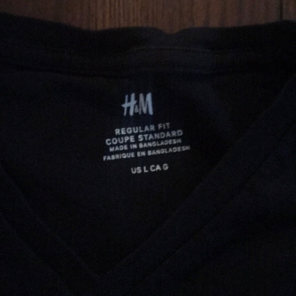 H&M Black V Neck Tee - Picture 2 of 2